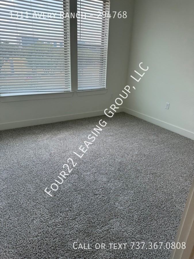 AVERY & #294768 - Photo 4 of 7