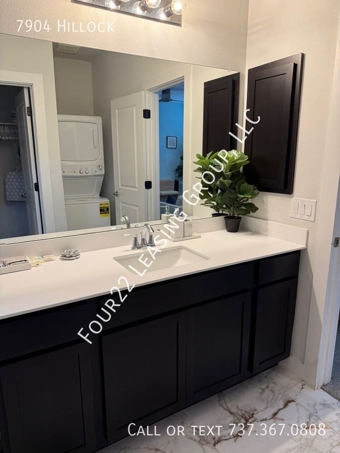 7904 Hillock Ter - Photo 6 of 10