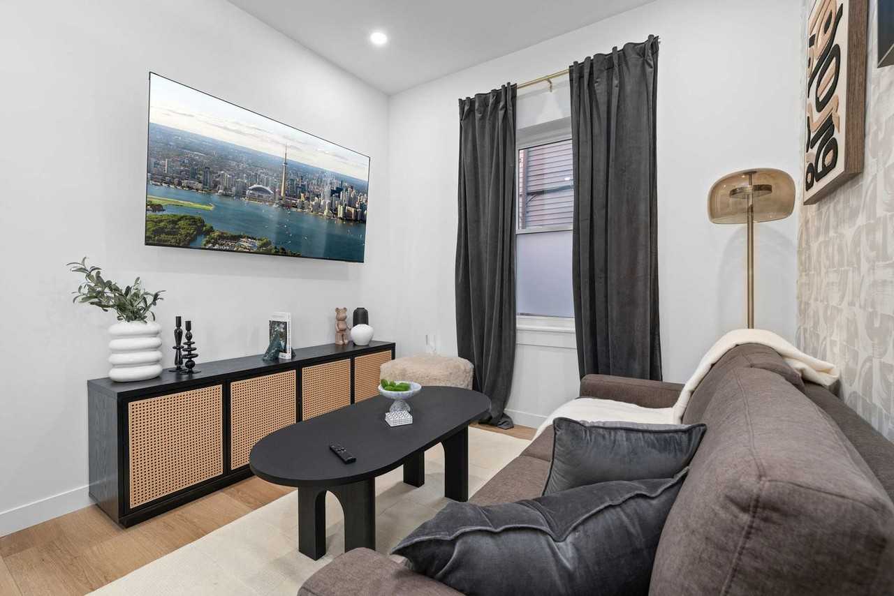 168 McCaul Street - Photo 5 of 29