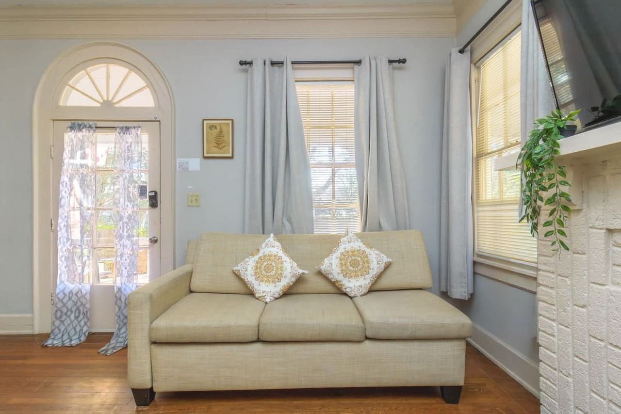 2217 13th Street - Photo 4 of 50