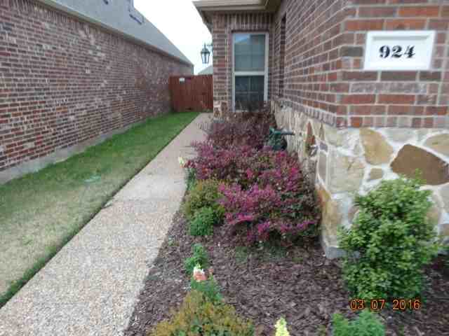 924 Eagle Creek Trail - Photo 2 of 22