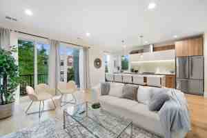 featured image of 2110 W Washington Blvd