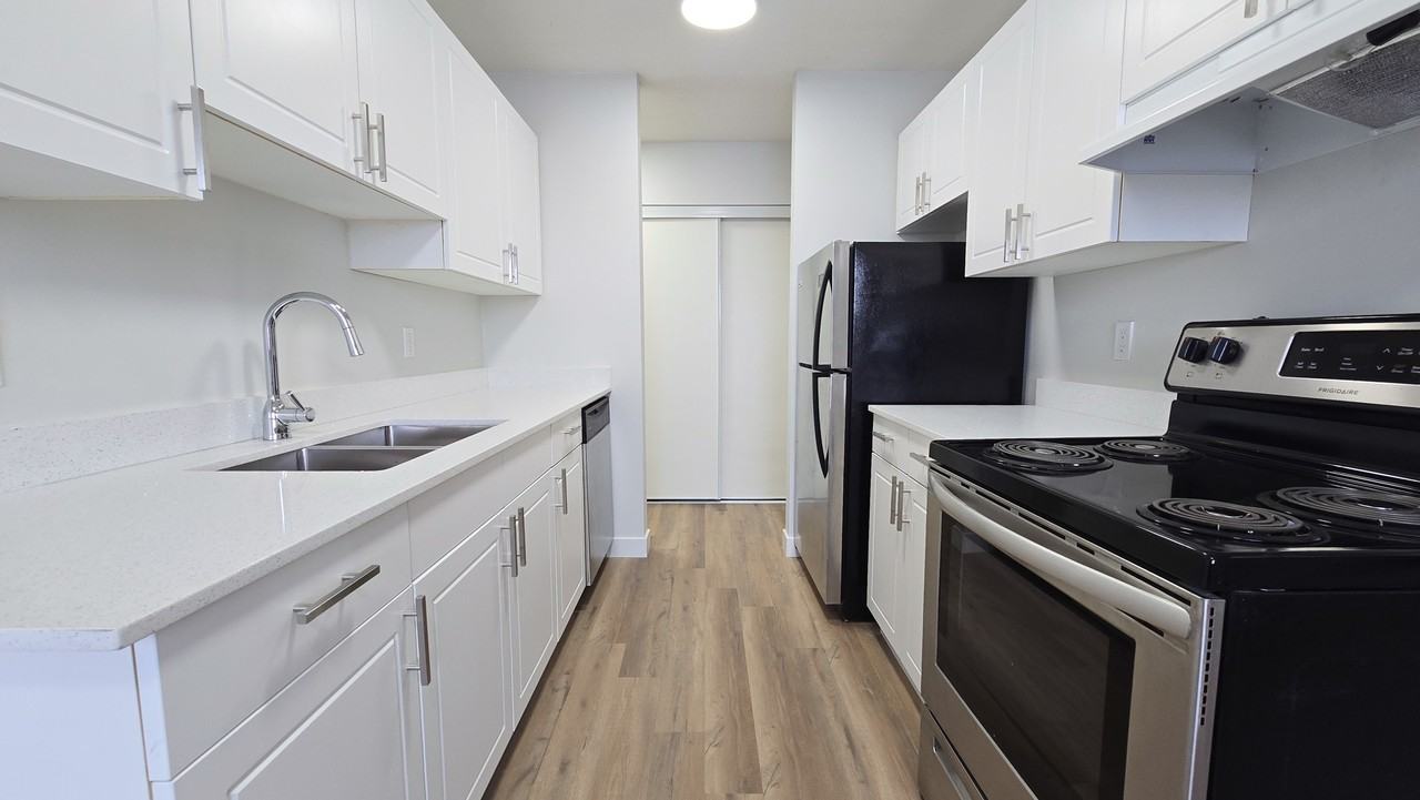 Westmoreland Apartments - Photo 4 of 13