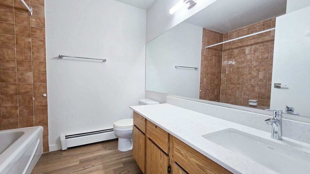 Westmoreland Apartments - Photo 6 of 13