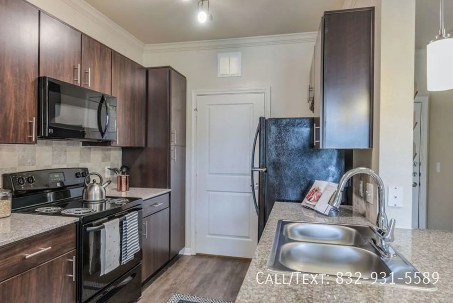 738 Durham Dr #HW11 - Photo 2 of 12