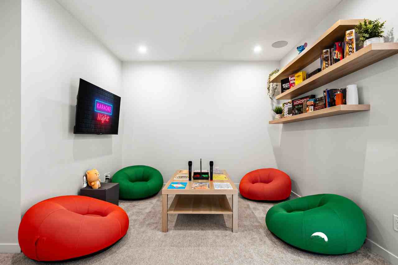 53 Edith Cres Nw #1314558P - Photo 3 of 50