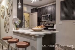 998 Crosby St #M1801 - Photo 1 of 1