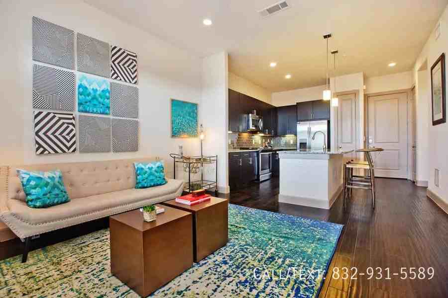 2098 Smith St #MTR1 - Photo 2 of 11