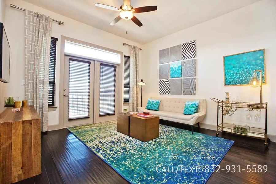 2098 Smith St #MTR1 - Photo 3 of 11