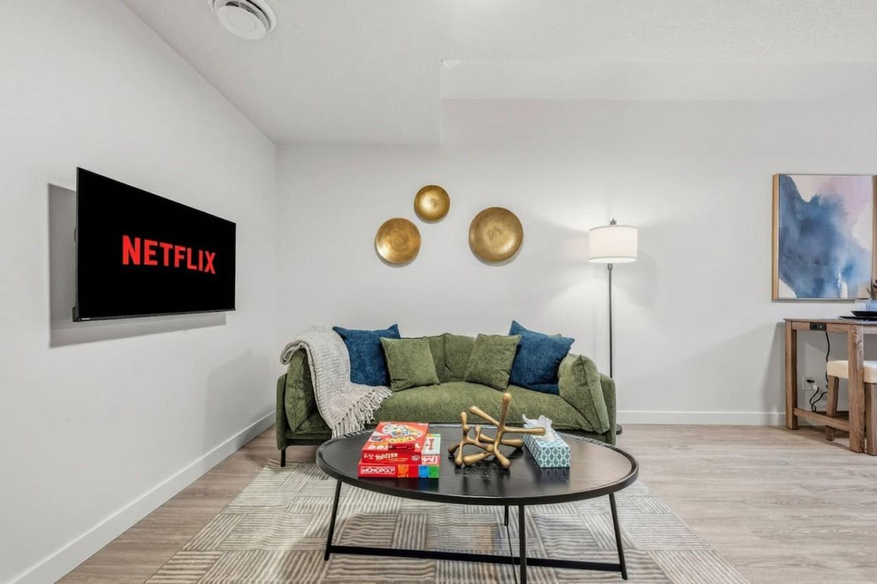 10749 73 Avenue Northwest - Photo 3 of 50