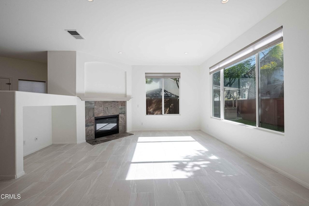 3904 Angeline St - Photo 3 of 26