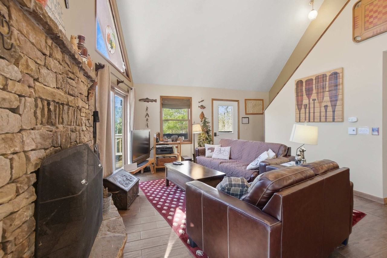 610 Traci Ln #1359846P - Photo 2 of 42