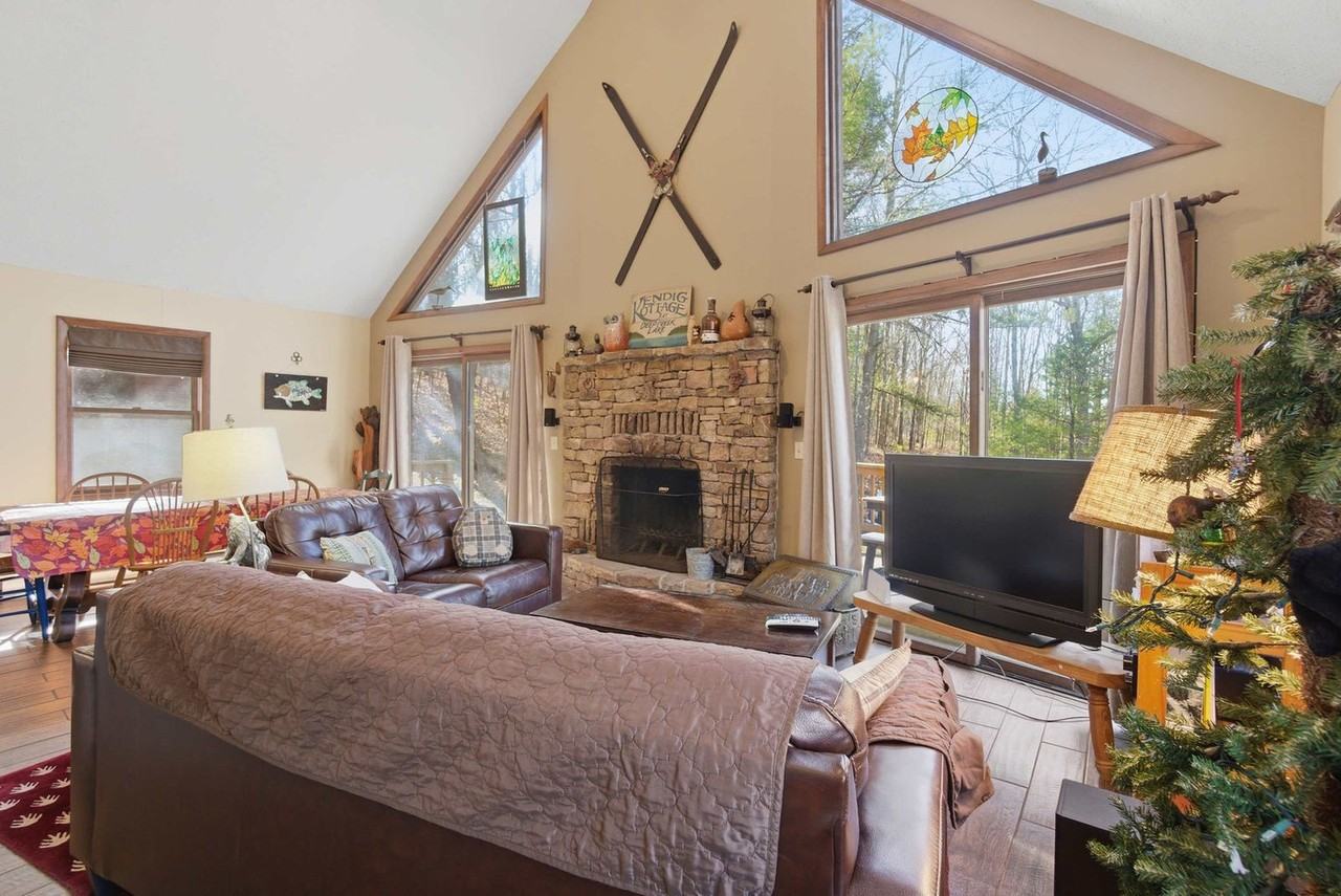 610 Traci Ln #1359846P - Photo 4 of 42