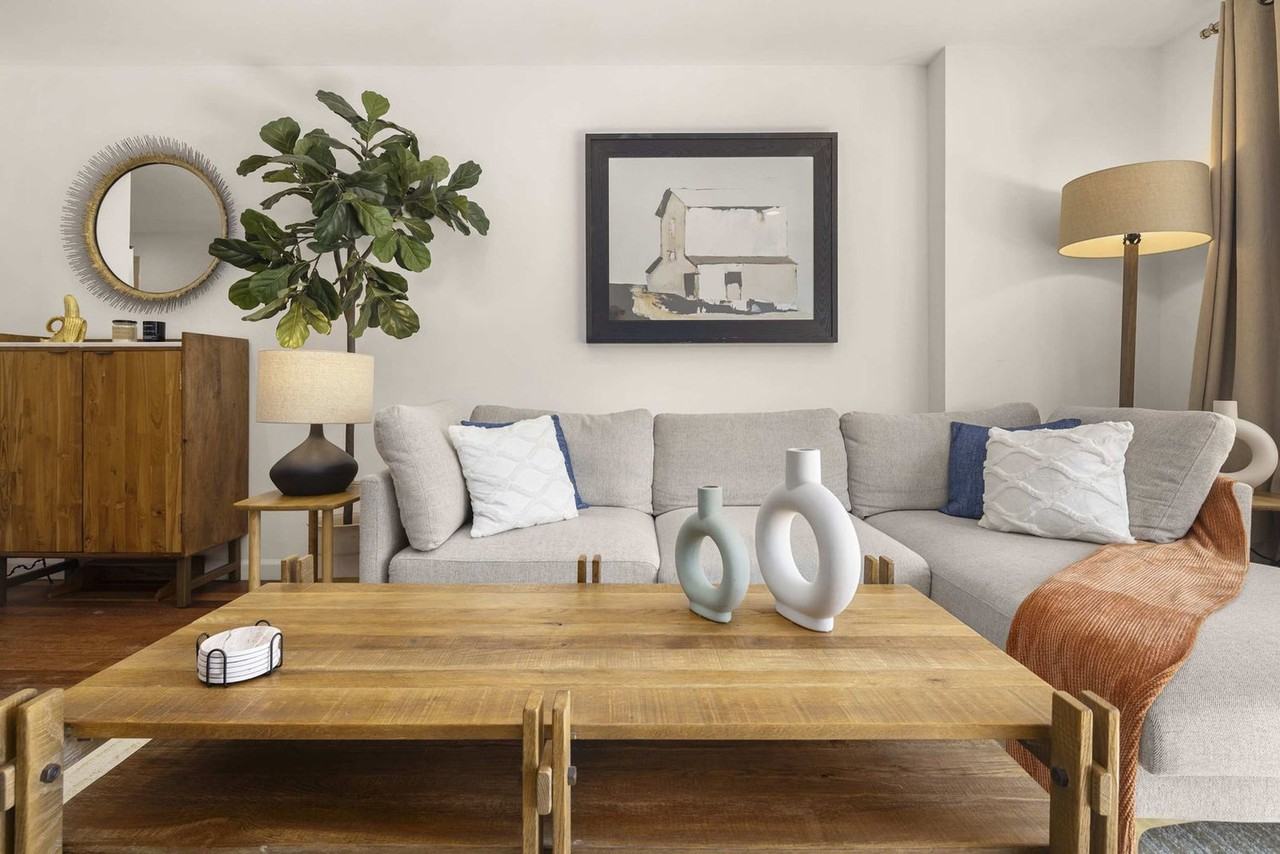 15 Saint Marks Pl #1364129P - Photo 2 of 15