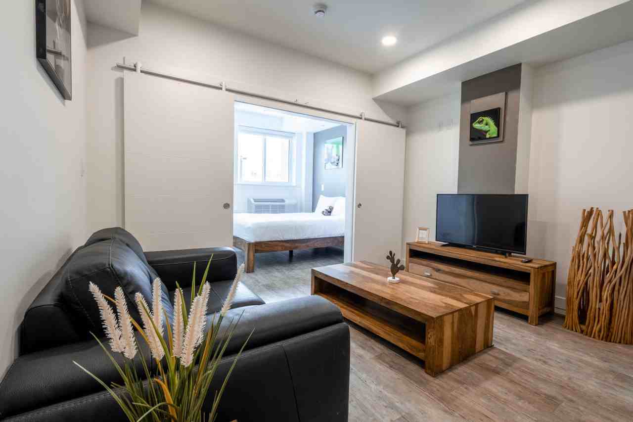 1827 Albert St #1373723P - Photo 2 of 10