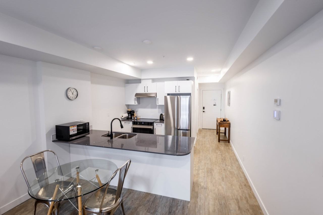 1827 Albert St #1373723P - Photo 4 of 10