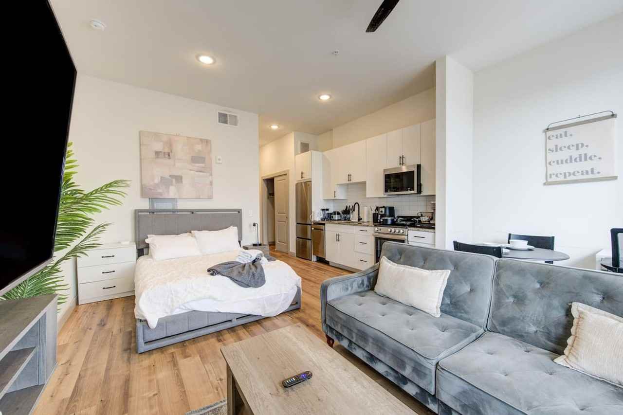 1111 Shepherd Dr #1380758P - Photo 3 of 50