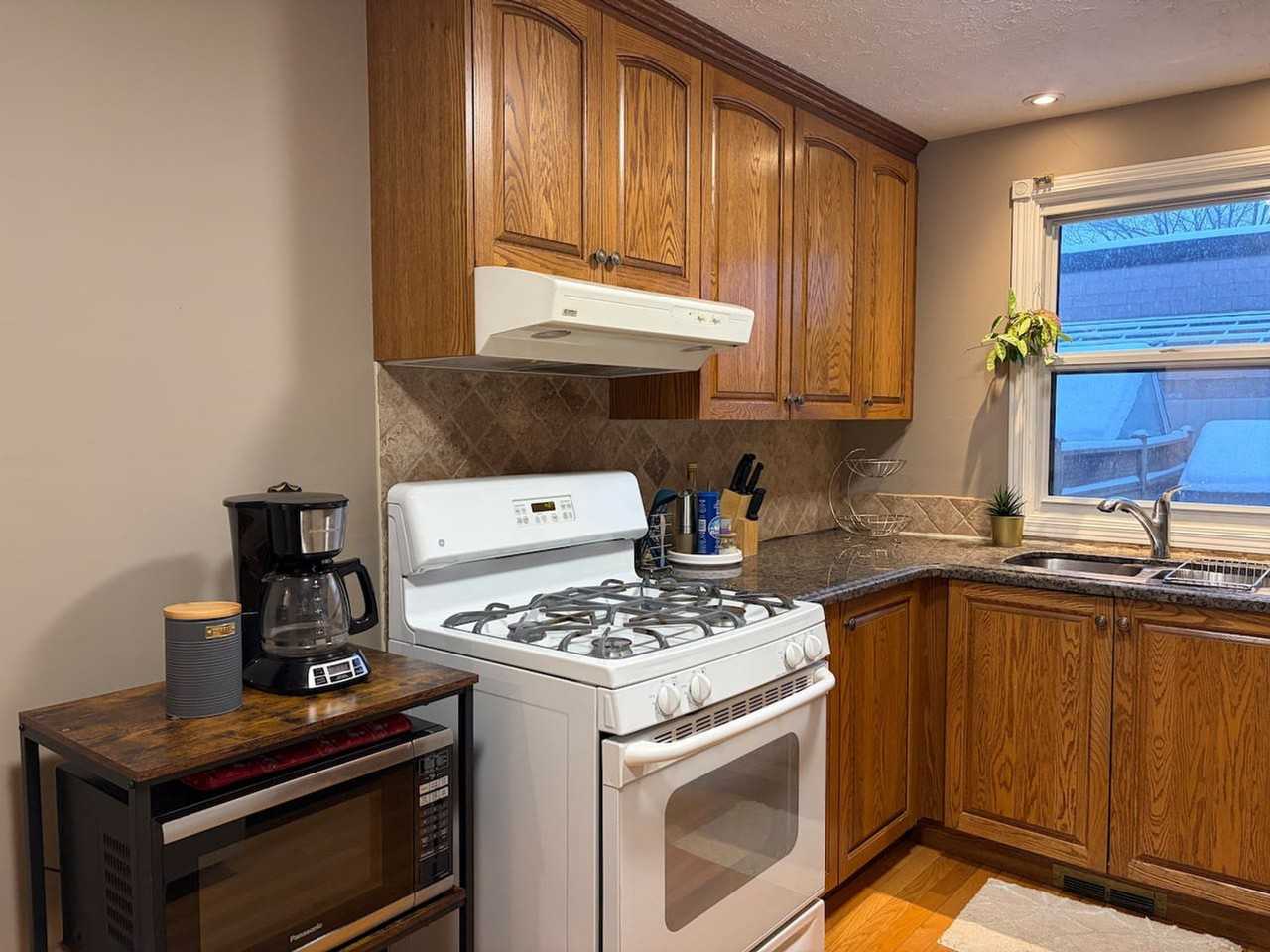 98 Norman St #1383582P - Photo 6 of 38