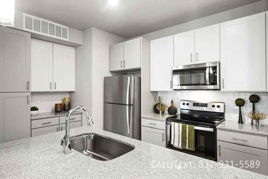 3330 Tamarron Trce - Photo 2 of 14