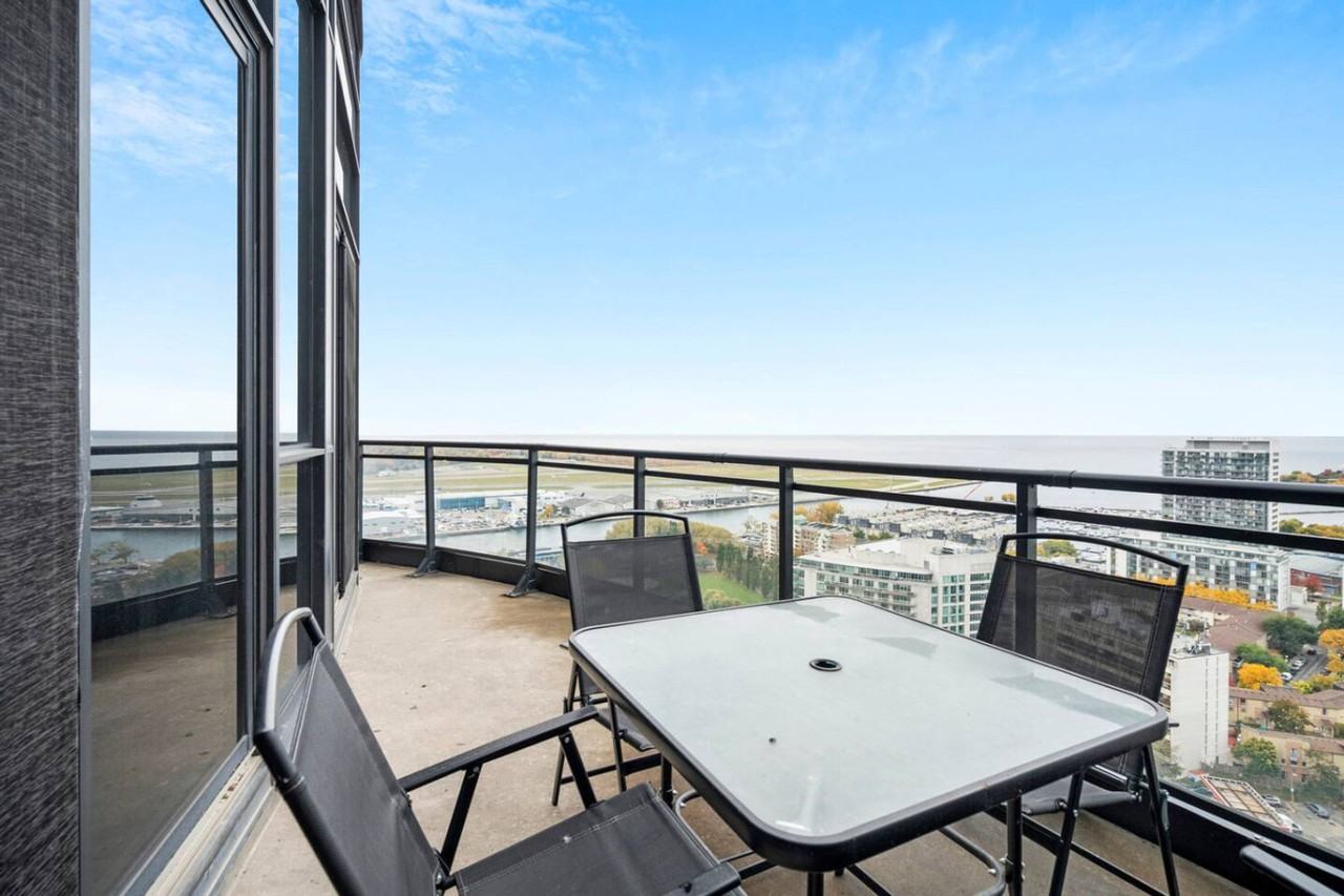 38 Dan Leckie Way #1388906P - Photo 3 of 50