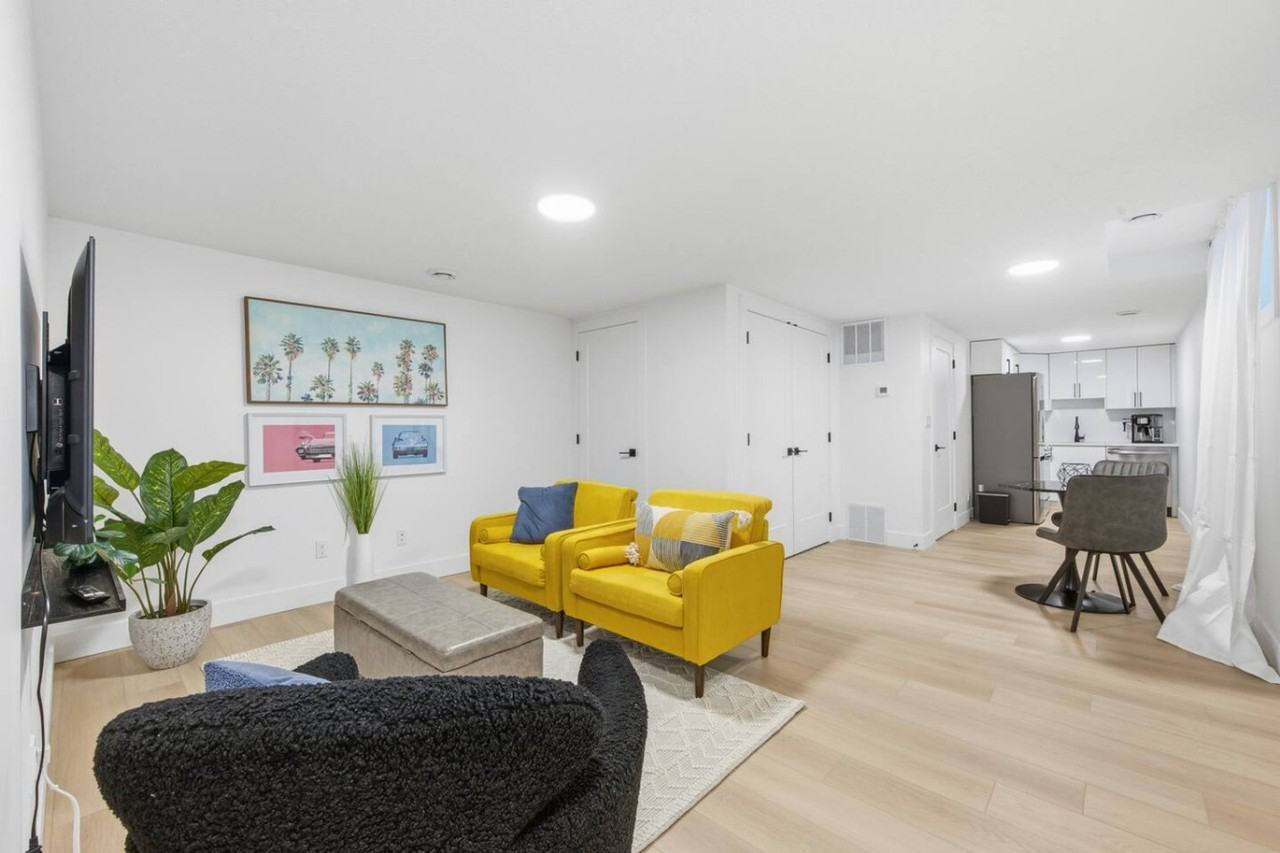 11230 127 St Nw #1391345P - Photo 4 of 28