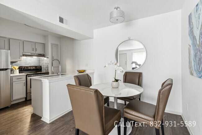 2301 W 18th St #VAS1 - Photo 3 of 13