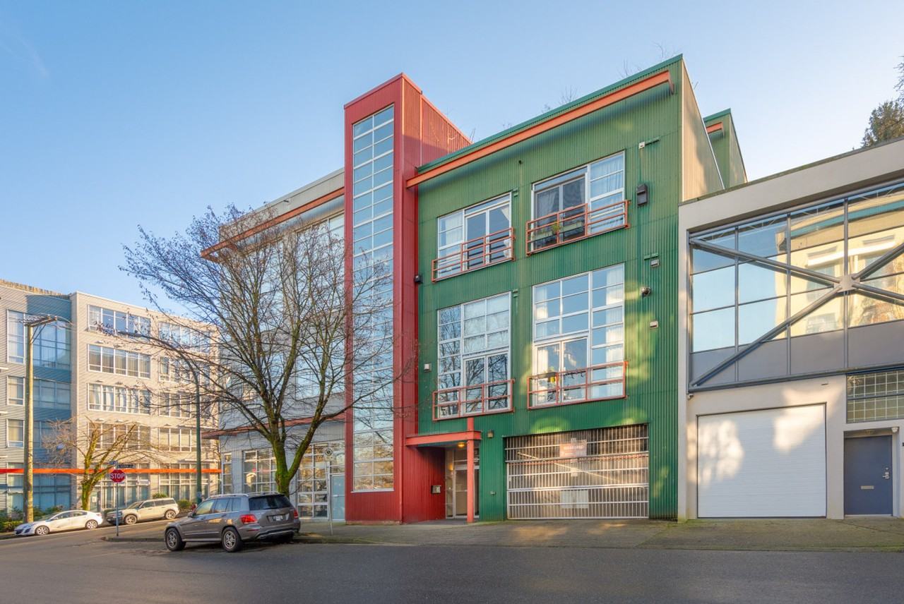 272 East 4th Ave #1403567P - Photo 6 of 26