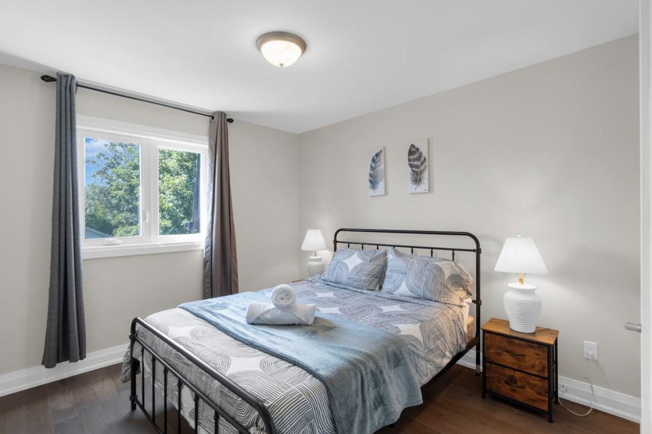 688 Midland Ave #1403767P - Photo 3 of 30