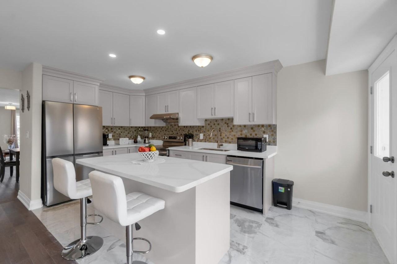 688 Midland Ave #1403767P - Photo 7 of 30