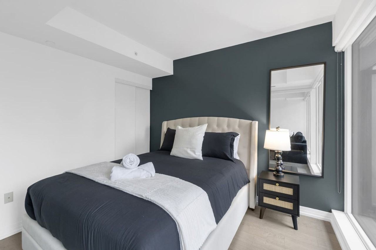 251 Jarvis St #1403770P - Photo 3 of 17