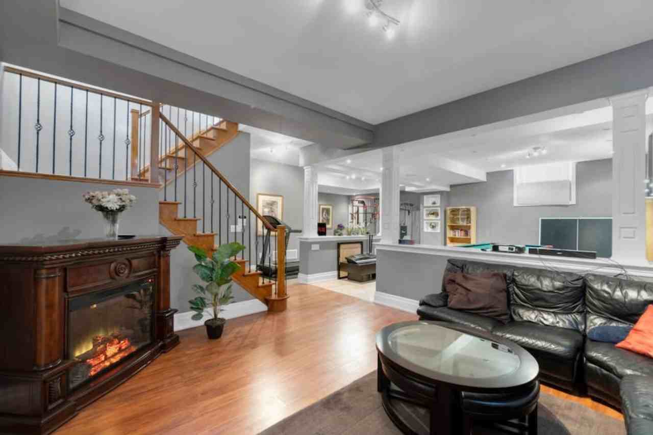 680 Browns Line #1403794P - Photo 6 of 32