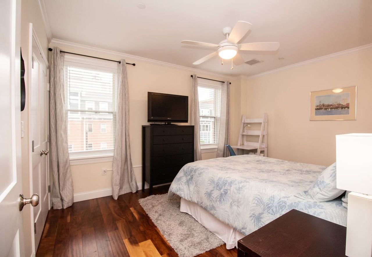 1008 Tremont St #1436051P - Photo 7 of 11