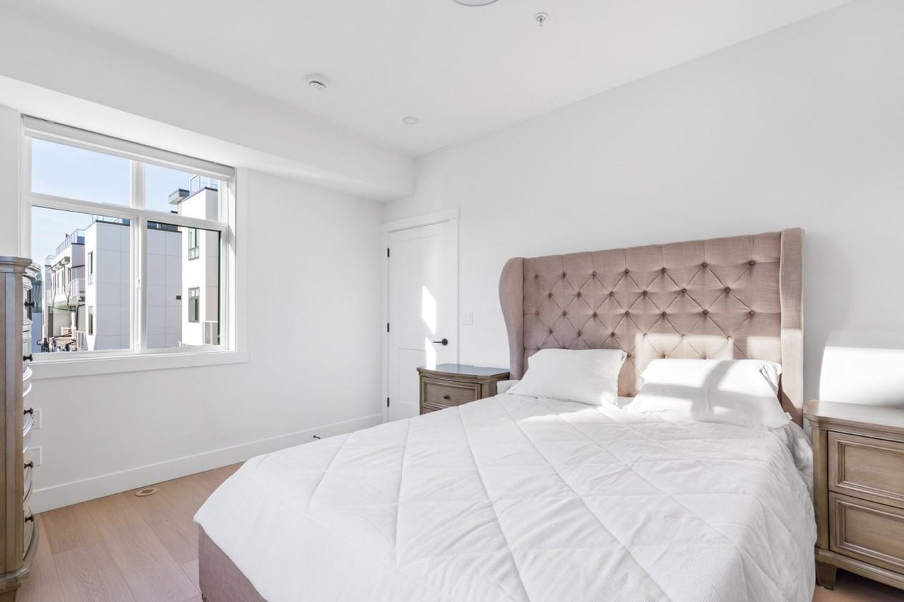 6983 204 Street #1438324P - Photo 2 of 45