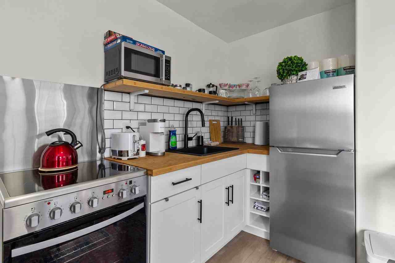 110 Queen'S Rd #1438805P - Photo 3 of 23