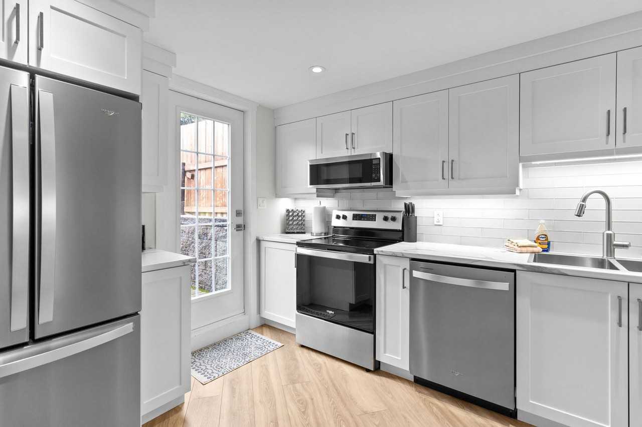 15 Signal Hill Rd #1438800P - Photo 3 of 34