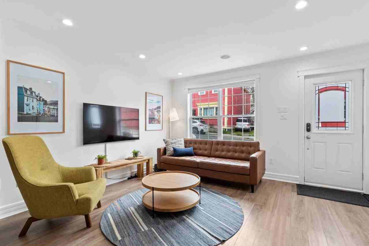 5 Wood St #1438834P - Photo 3 of 25