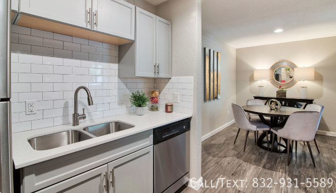 13428 Creekway Dr #EC1 - Photo 2 of 12