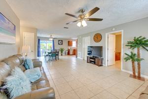 featured image of 1555 N Tuttle Ave