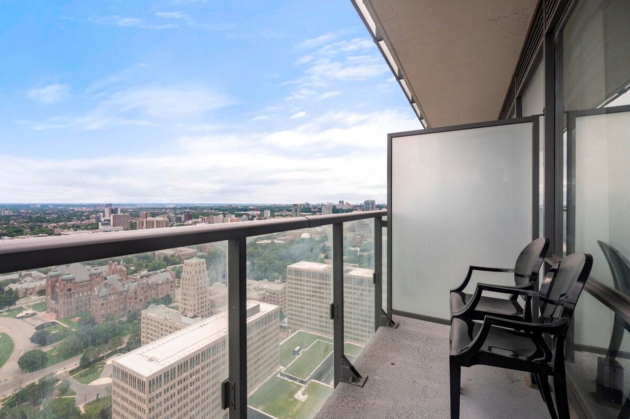 880 Bay St #1467225P - Photo 3 of 16