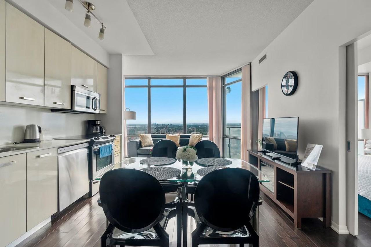 880 Bay St #1467225P - Photo 4 of 16