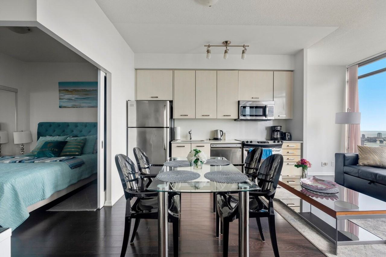 880 Bay St #1467225P - Photo 5 of 16