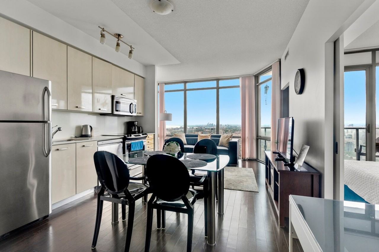 880 Bay St #1467225P - Photo 6 of 16