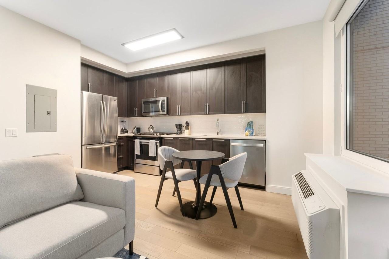 15211 89th Ave #1466803P - Photo 6 of 22