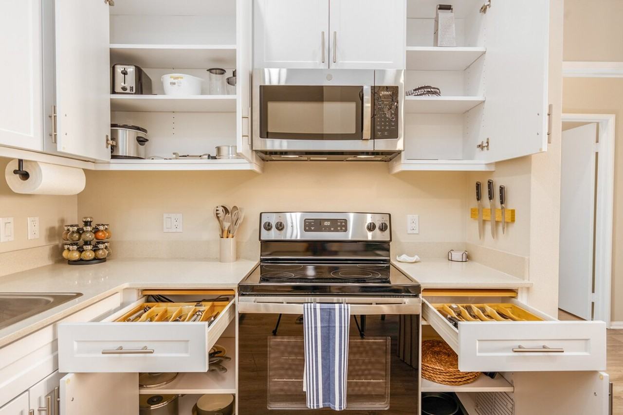 3136 Meade Ave #1471487P - Photo 2 of 24