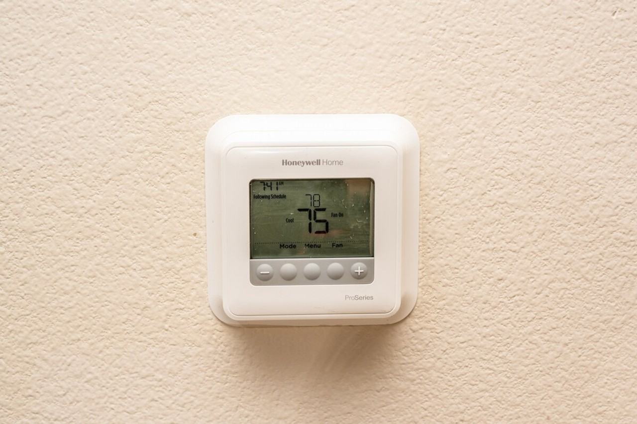 4384 Iowa St #1472544P - Photo 4 of 29