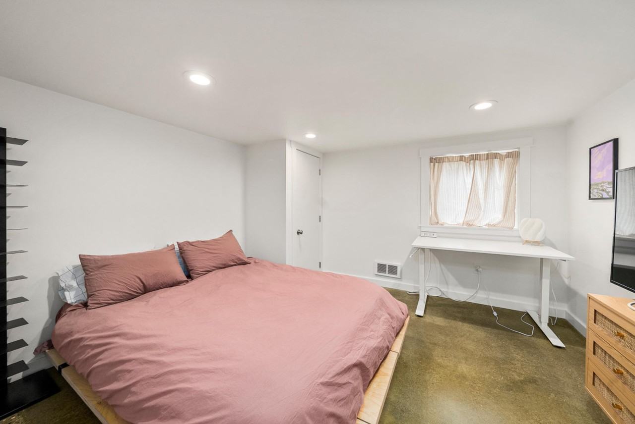 957 Nw 64th St #1473256P - Photo 2 of 28