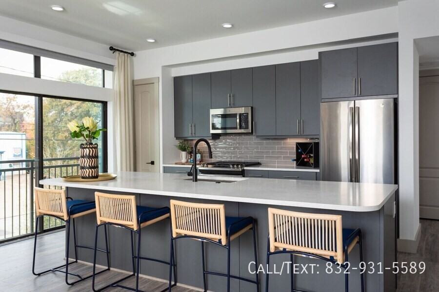 2823 W 11th St #10SF