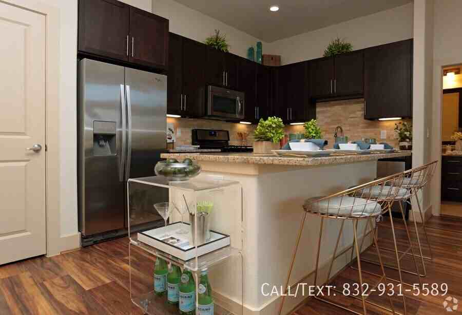 1000 Autumnwood Dr #BWC4