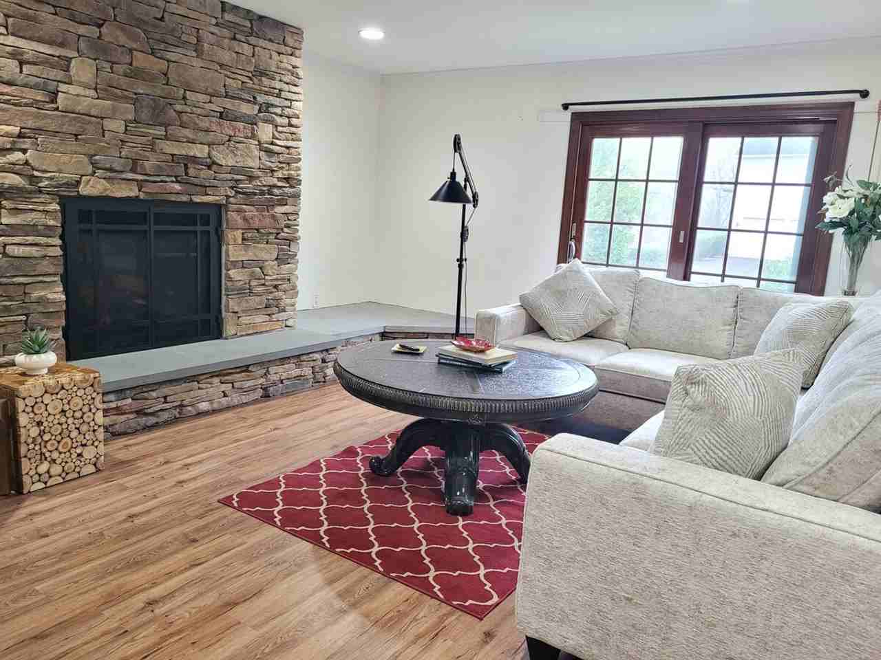 2017 Woodford Rd #1473420P - Photo 2 of 46