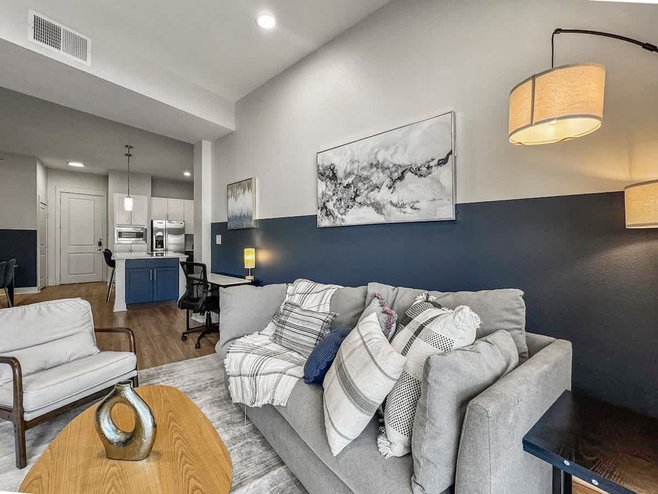 310 N Oakland Ave #1490051P - Photo 3 of 28